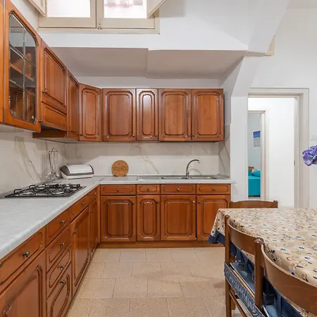 Apartment Sea House A Due Passi Dal Mare *